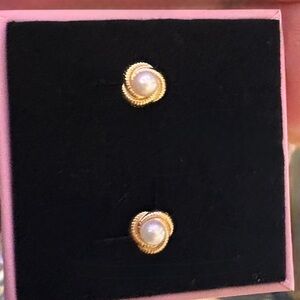 Elegant Gold and Pearl Stud Earrings
